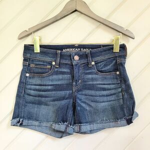 American Eagle Medium Rise Raw Hem Roll Cuff Short Super stretch